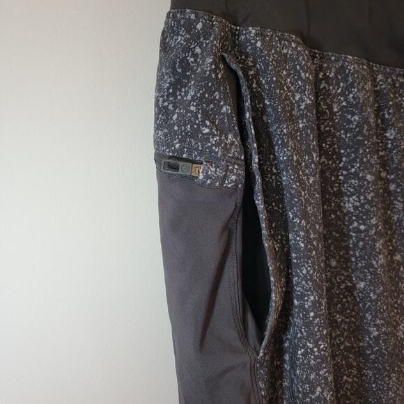 Lululemon T.H.E. Short *Linerless 11" in Inked Light Cast Black Color Size Large - Picture 4 of 16